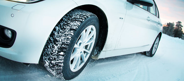 article-studded-tyres